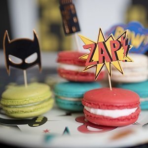 anniversaire-adulte-theme-super-heros-cake-toppers