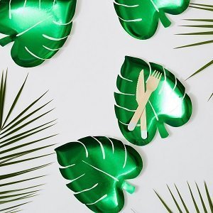 anniversaire-adulte-theme-tropical-assiettes-feuilles-palmier
