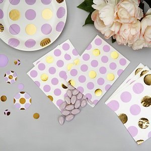 anniversaire-fille-theme-pastel-parme-et-dore-deco-de-table-pochettes-cadeaux-invites