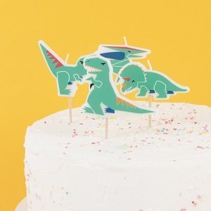 decoration-gateau-anniversaire-bougies-anniversaire-dinosaures